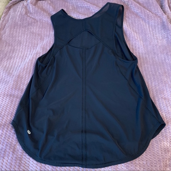 lululemon athletica Tops - Flowey black lulu tank!